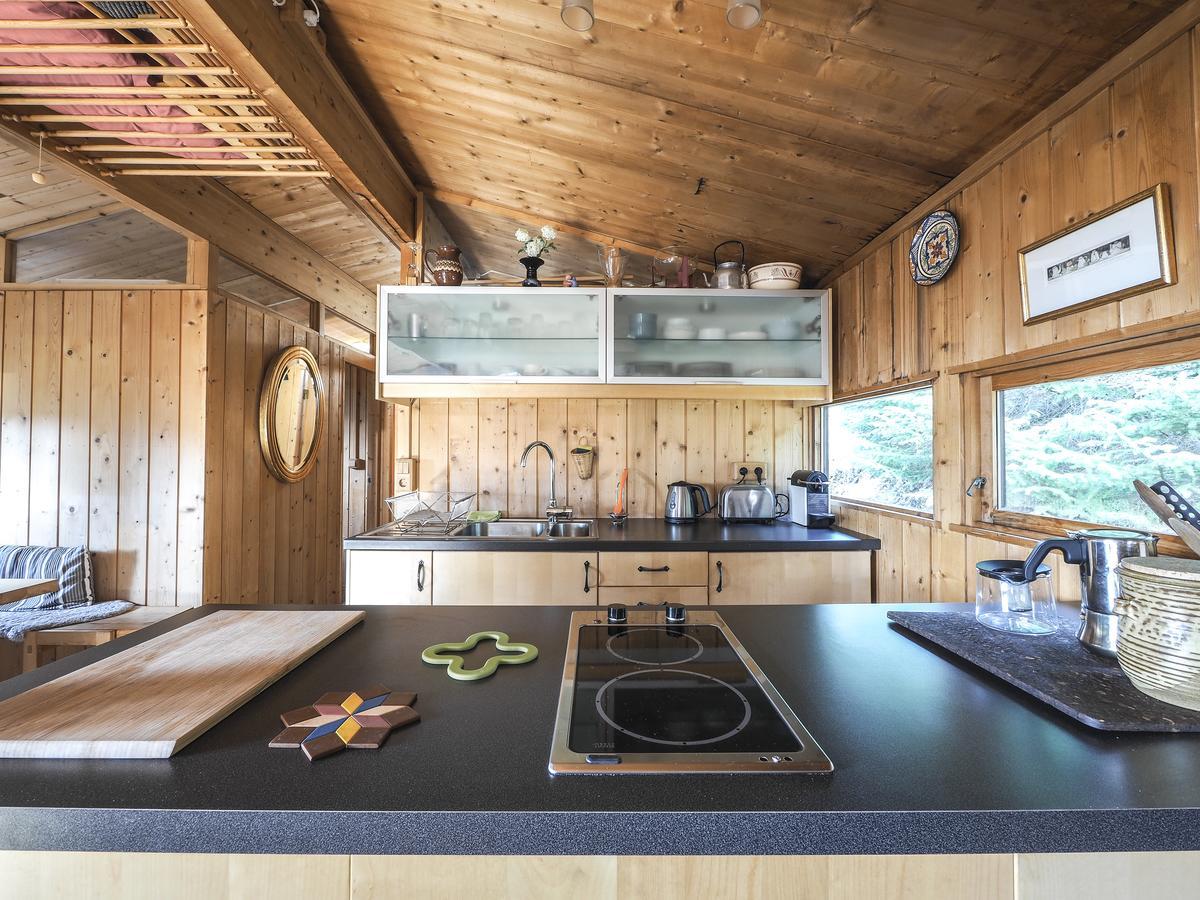 Lovely Cabin In The Capital Area With Hot Tube Hafnarfjordur Exterior photo